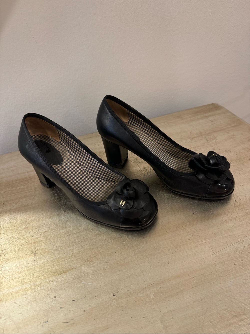 Chanel Vintage Black Leather and Patent Leather Cap Toe Camellia Block Heels - Picture 2 of 8